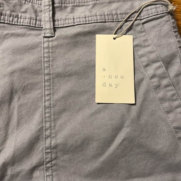 High rise Shorts 3.5” inseam-light blue - Picture 3 of 11